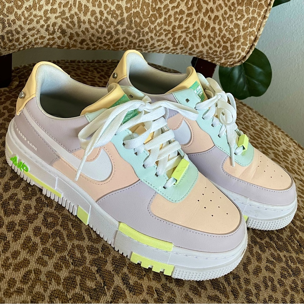 Nike Air Force 1 (Women’s 8) LPL